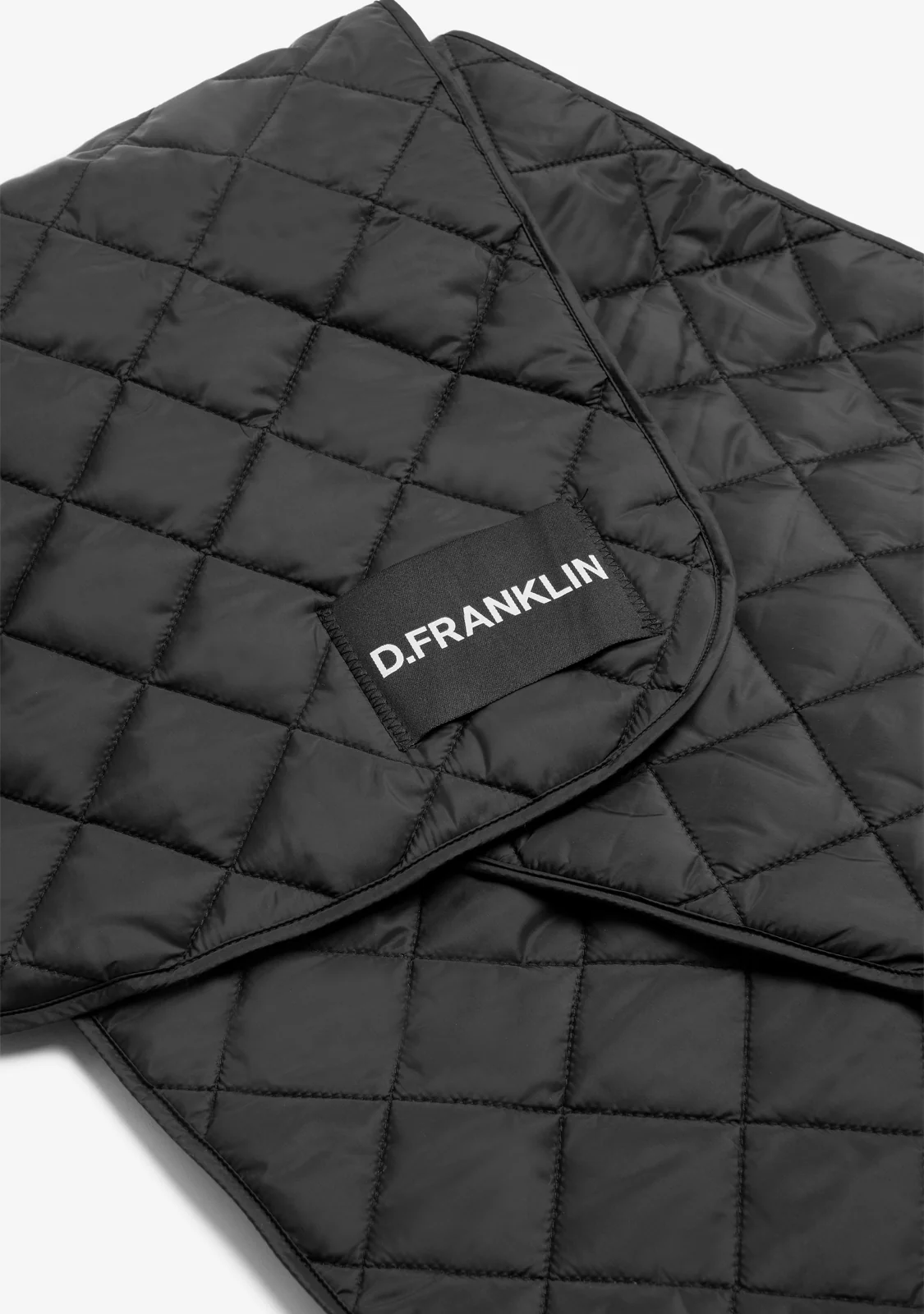 Nordic Bomb Quilted Scarf Black - Image 3